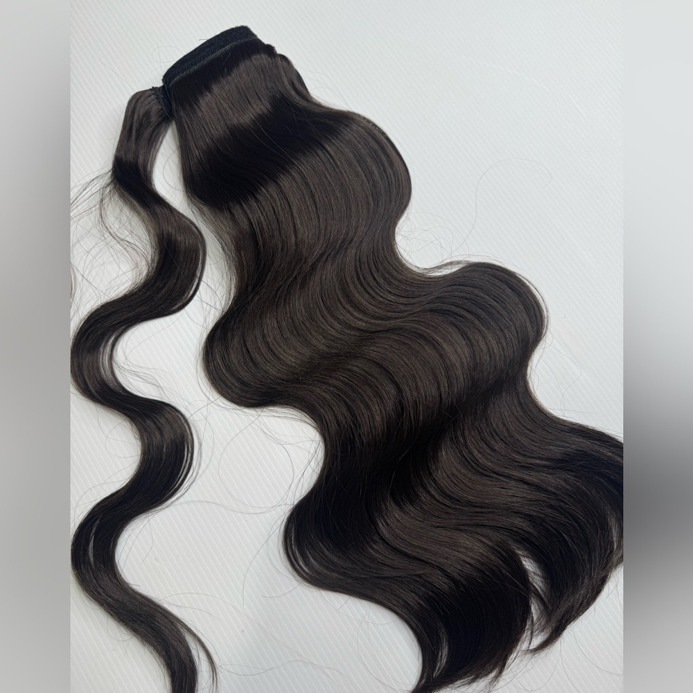 Wavy Wrap Dark Brown Ponytail Extension 18 in - Picture 2 of 6